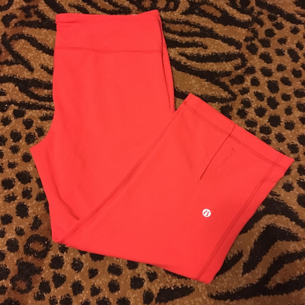 Lululemon Red capris